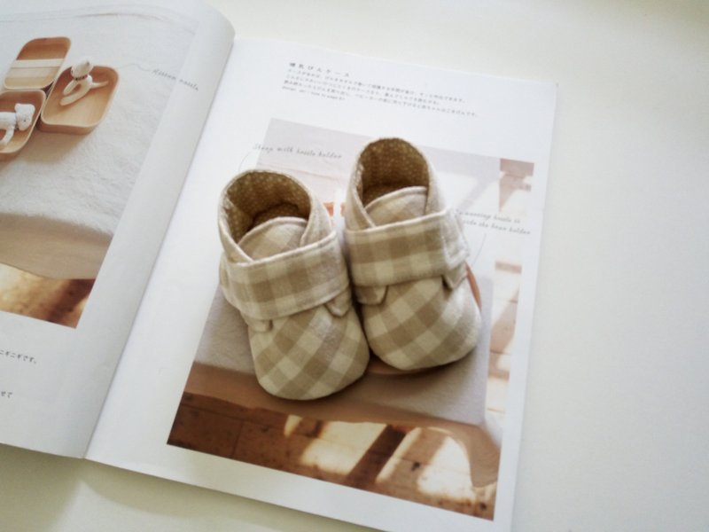 咖啡格弥月礼物 婴儿鞋 宝宝鞋 短靴 11 - 童装鞋 - 棉．麻 咖啡色