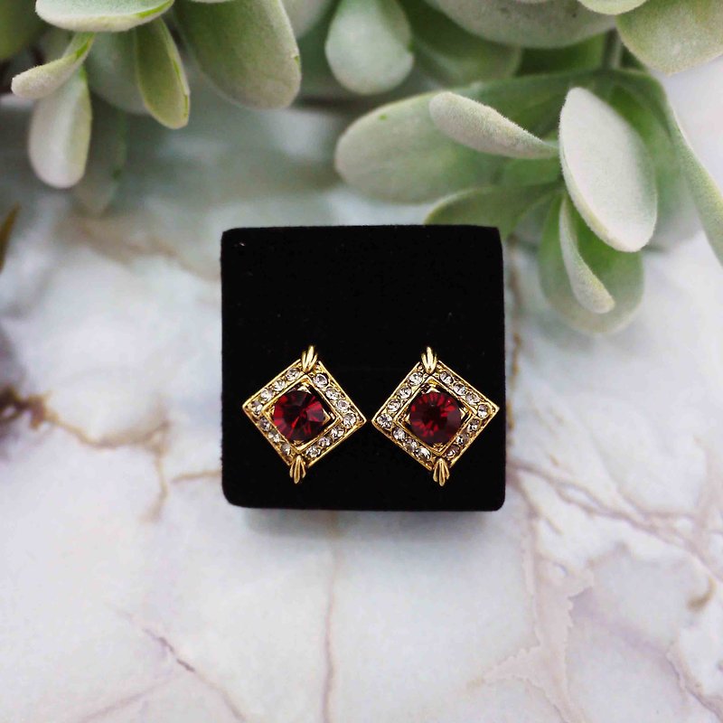 巴黎古典优雅方型耳饰 (红) - 耳环/耳夹 - 宝石 红色
