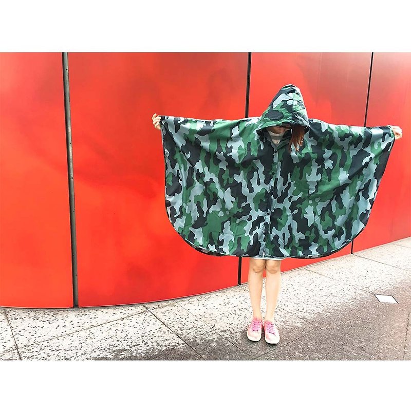 【台湾文创 Rain's talk】迷彩印花机能披风雨衣 - 女装西装外套/风衣 - 防水材质 多色