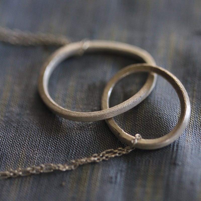 Handmade silver interlocked oval loops on silver chain bracelet (B0055) - 手链/手环 - 银 银色