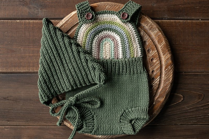 新生儿男孩绿色连身衣带帽子：小男孩的完美服装 - 婴儿饰品 - 其他金属 绿色