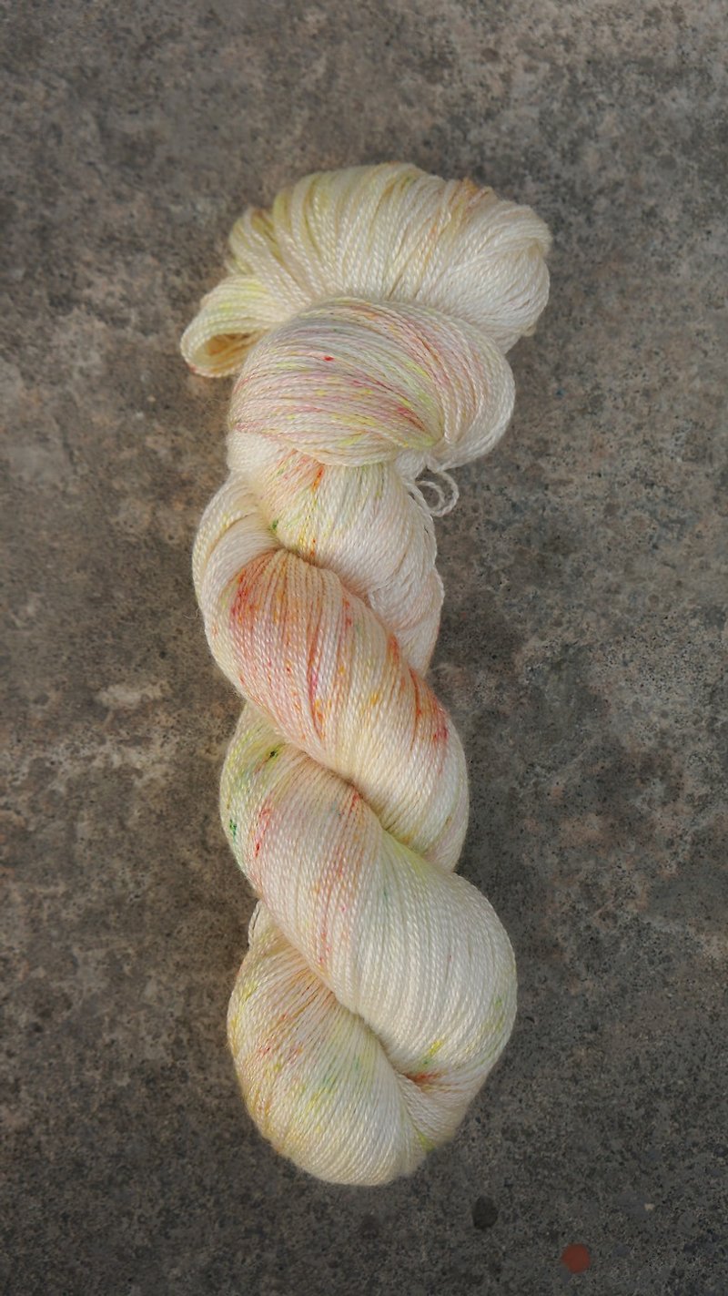 手染蕾丝线。水果茶 (55 BFL/45 Silk) - 编织/刺绣/羊毛毡/裁缝 - 丝．绢 