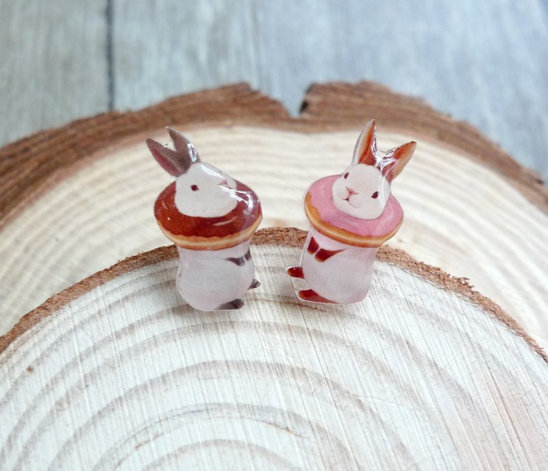 Misssheep-U66-Donut兔  水彩手绘风格 兔子 不对称 手作耳环 (耳针 / 耳夹) (一对) - 耳环/耳夹 - 塑料 
