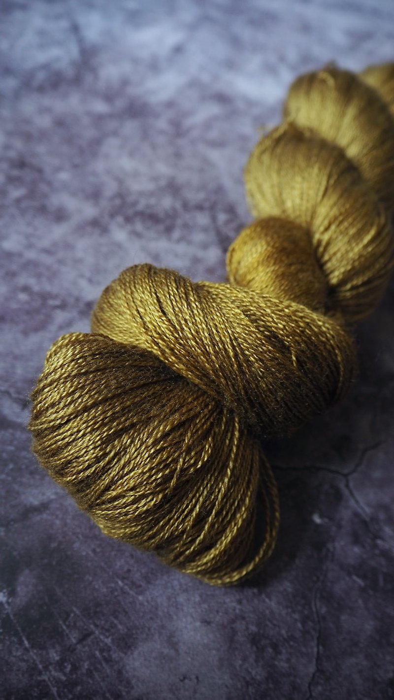 手染线。橄榄。(超水洗蓝面羊/丝/蕾丝线) - 编织/刺绣/羊毛毡/裁缝 - 丝．绢 