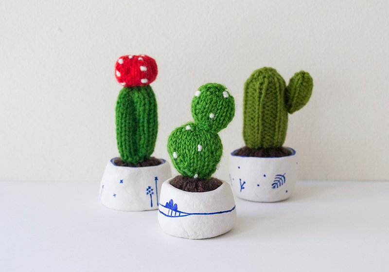 Miniature Knitted Cacti - home decor - 摆饰 - 其他材质 绿色