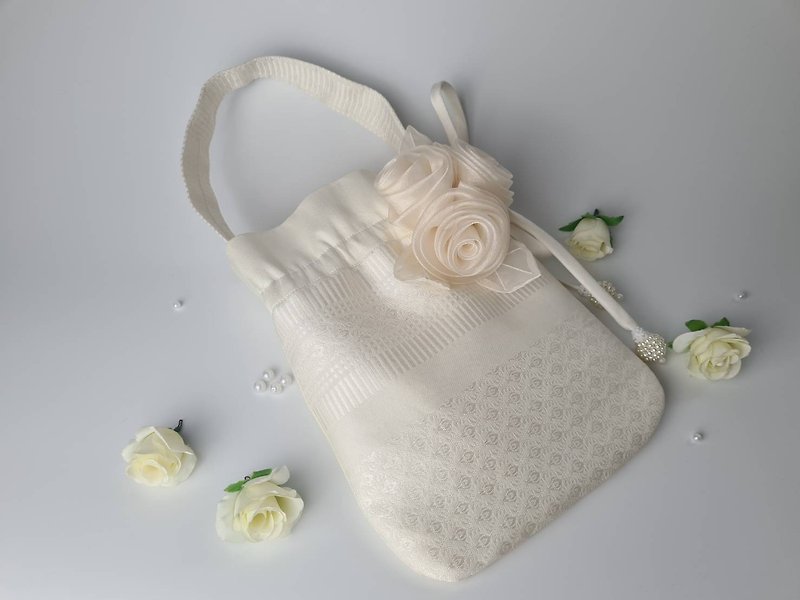 Premium Thai silk handmade bag - (Ivory white color with rose) - 手提包/手提袋 - 丝．绢 白色