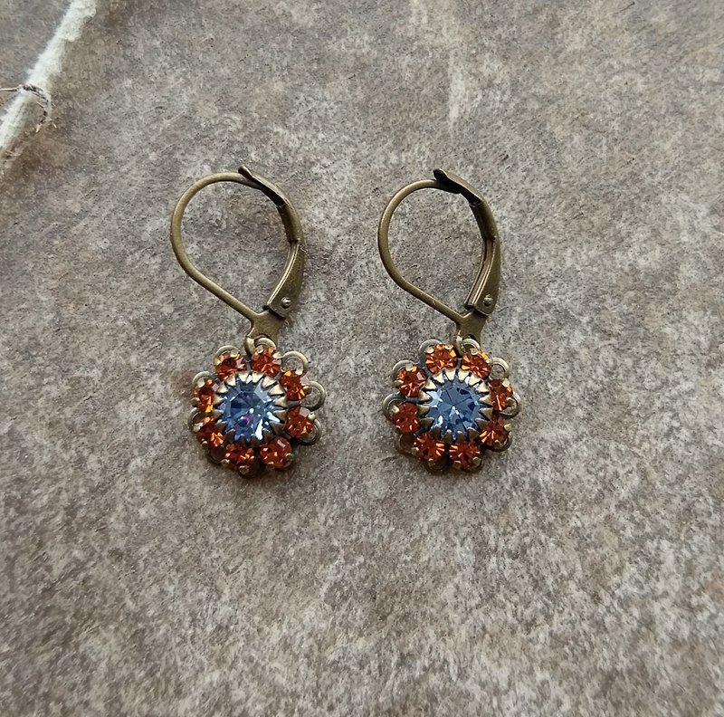 橘蓝古董玻璃花朵耳环 - 耳环/耳夹 - 其他金属 橘色