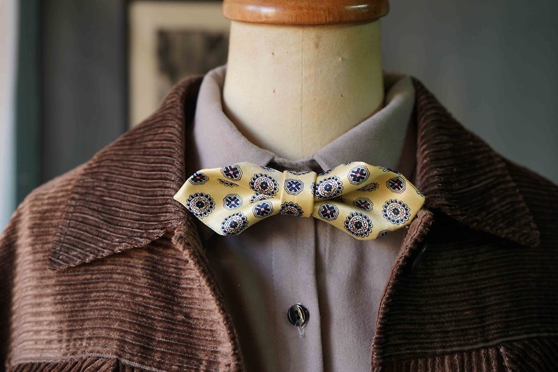 古董布花领带改制手工领结-春日嫩芽-嫩黄-宽版 - 领结/领巾 - 聚酯纤维 黄色
