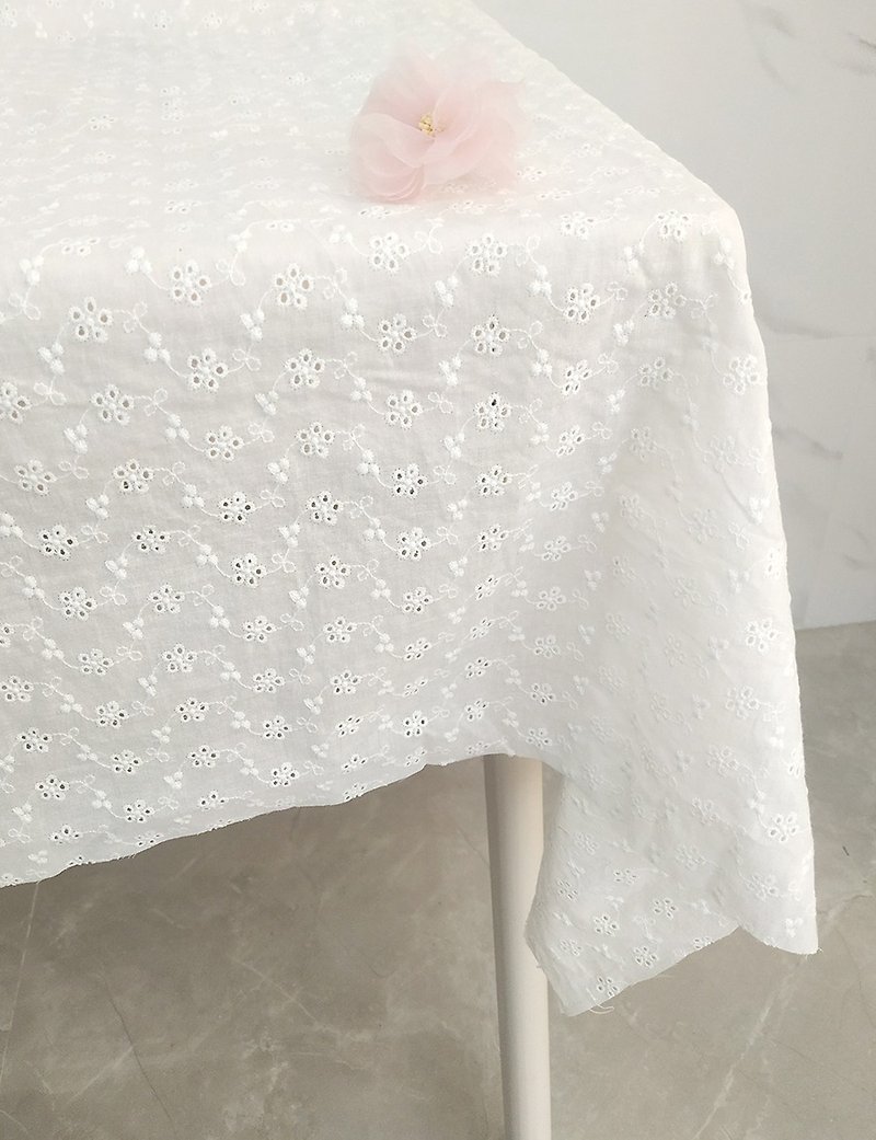 白色纯棉刺绣绣花桌布复古蕾丝桌布餐垫桌巾 - 餐垫/桌巾 - 棉．麻 