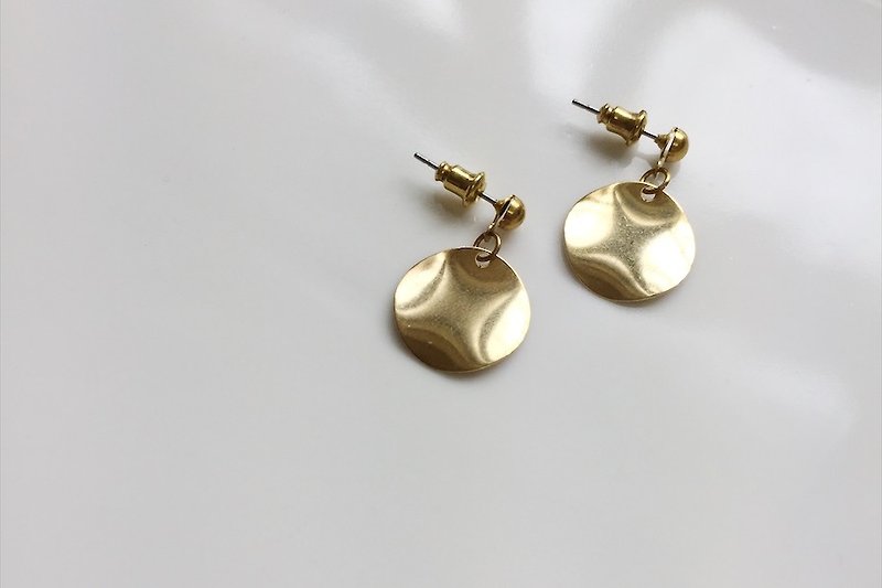 圈圈 简约百搭黄铜造型耳环 - 耳环/耳夹 - 其他金属 金色