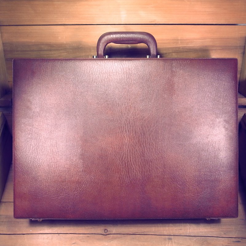 [ 老骨头 ]  咖啡色 复古老皮箱 VINTAGE - 行李箱/行李箱保护套 - 塑料 咖啡色