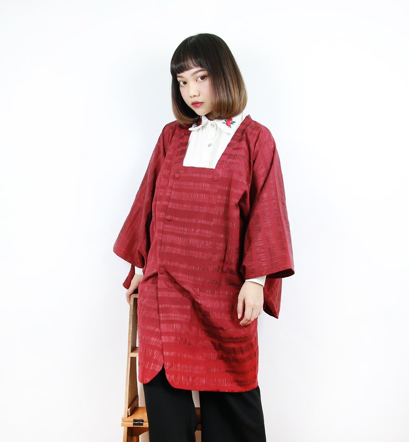 Back to Green 日本带回 道行 宝石红 半立体压纹 vintage kimono KD-19 - 女装休闲/机能外套 - 丝．绢 