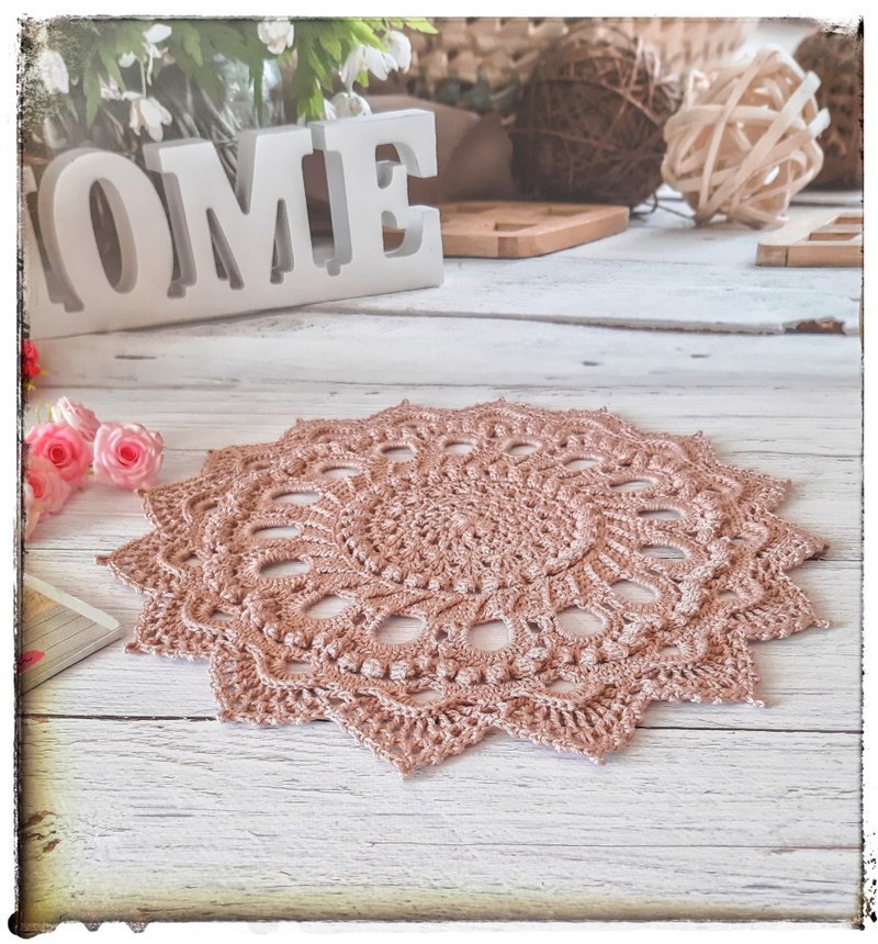 Round doily handmade Textures crocheted doily Lace table centerpiece - 其他 - 棉．麻 粉红色