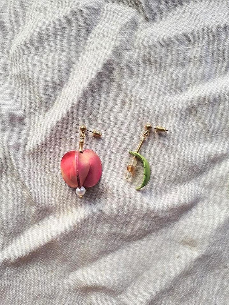 台湾栾树不对称耳环_珍珠皮革手染塑型 - 耳环/耳夹 - 真皮 粉红色