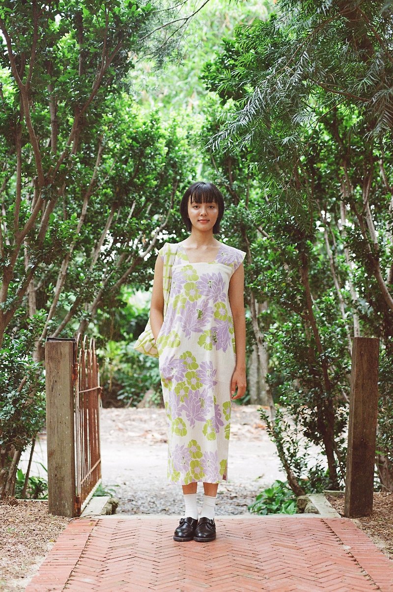 Mulmul 紫色花卉围裙连身裙 - 洋装/连衣裙 - 棉．麻 绿色