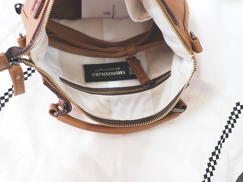 Mini Loose Brownie Bag (M) - 侧背包/斜挎包 - 真皮 咖啡色