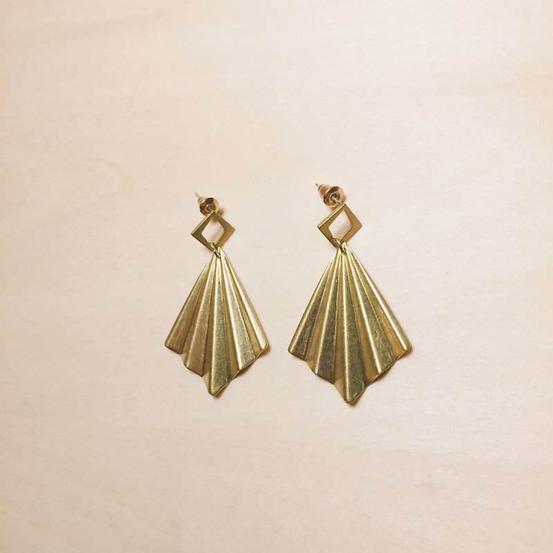 复古黄铜镂空菱形折纸耳环 - 耳环/耳夹 - 铜/黄铜 金色