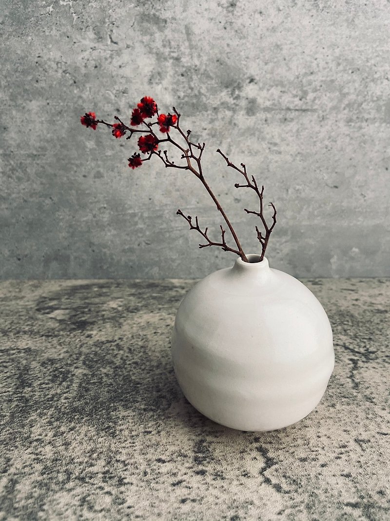 日式一轮插花瓶 纹白陶瓷小花器 - 花瓶/陶器 - 瓷 