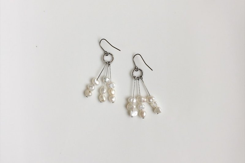 珍珠流苏 淡水珍珠不锈钢造型耳环 - 耳环/耳夹 - 宝石 白色