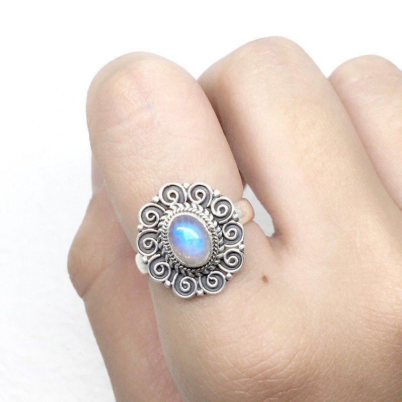 月光石925纯银旋转花边戒指 尼泊尔手工镶嵌制作 - 戒指 - 宝石 蓝色