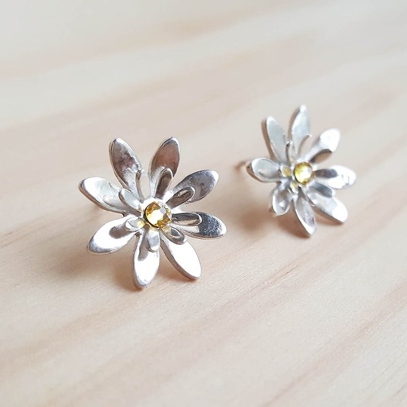 剪花系列 雏菊 银耳环-耳针 - 耳环/耳夹 - 其他金属 银色