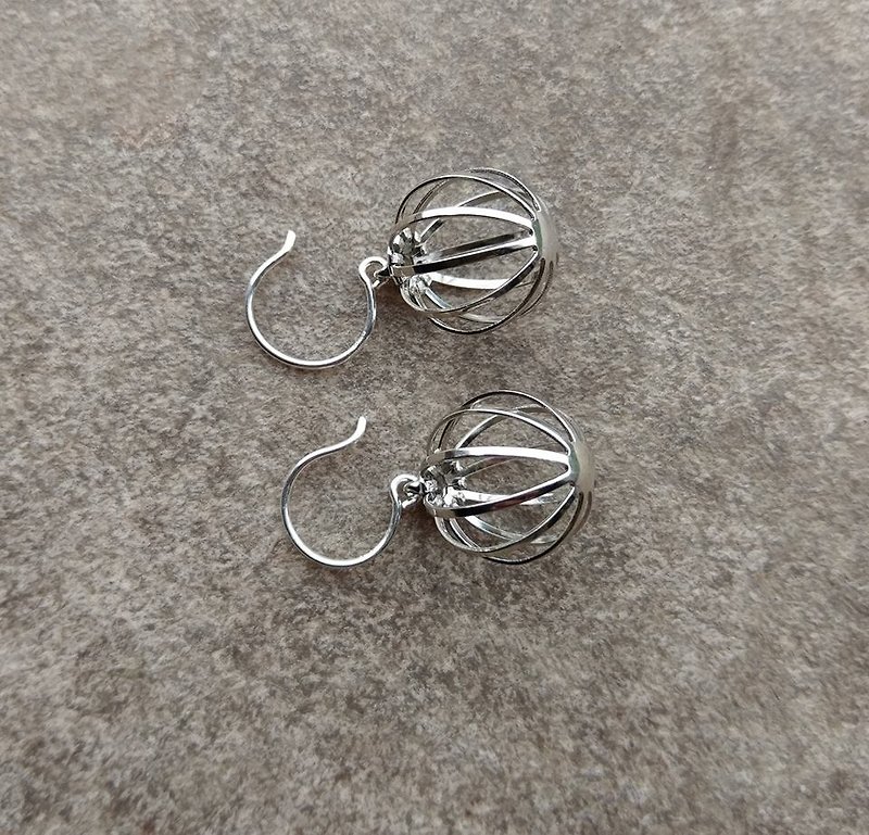 Twiggy球形复古耳环 - 耳环/耳夹 - 其他金属 银色