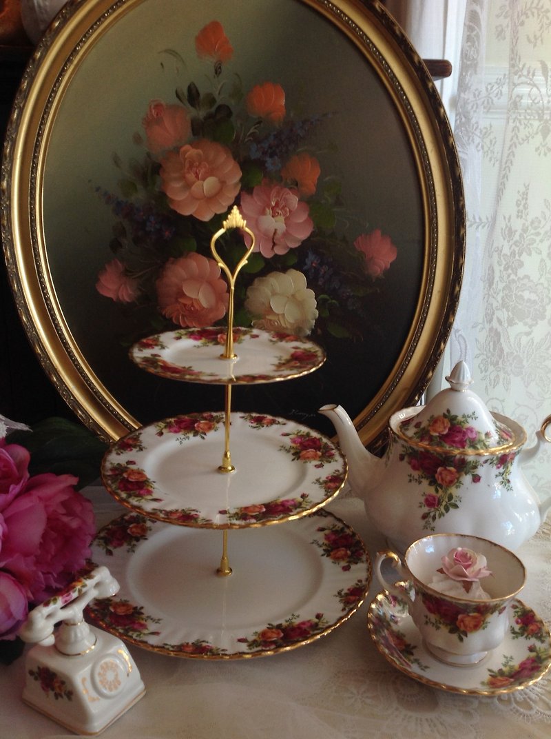 英国骨瓷皇家阿尔巴特Royal Albert 22k镶金乡村玫瑰花三层蛋糕盘 - 其他 - 瓷 红色
