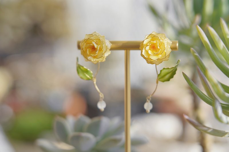 玫瑰 • 黄 - 手工树脂耳环饰品新年礼物 - 耳环/耳夹 - 树脂 黄色