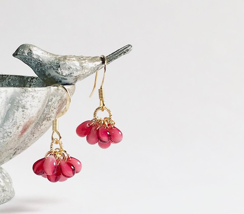 Red pink Czech glass beads gold earring - 耳环/耳夹 - 玻璃 粉红色