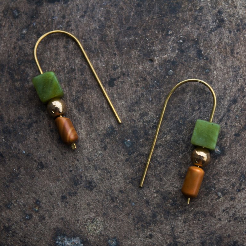 木玉橄榄石U型耳环 - 耳环/耳夹 - 其他材质 咖啡色