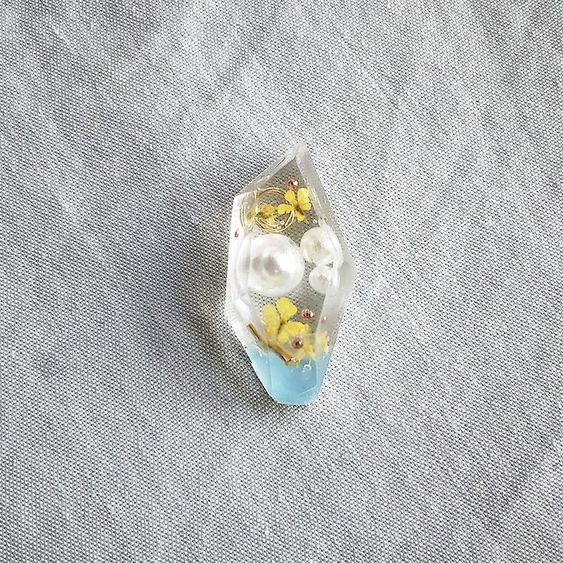 蕾丝花透明宝石耳环 - 粉蓝色 (316耳针 / 螺旋式耳夹) - 耳环/耳夹 - 树脂 蓝色