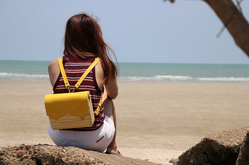 Wooden bag BP backpack (yellow) - 后背包/双肩包 - 木头 黄色