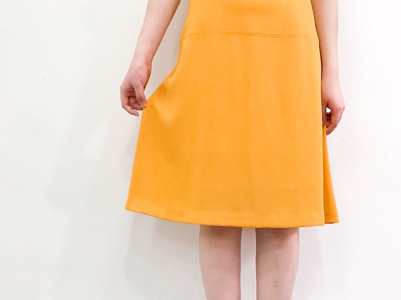 …｛橡子女孩::古着洋装｝橙色净色短袖洋装 - 洋装/连衣裙 - 聚酯纤维 橘色