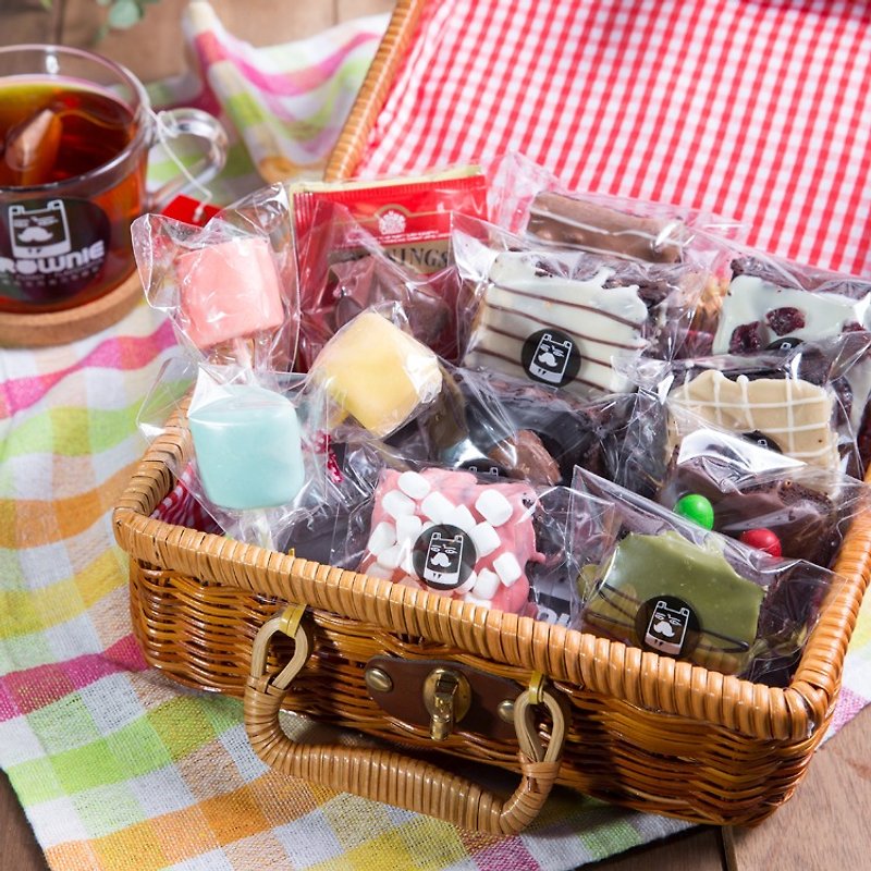 布朗尼野餐礼盒 - 含藤制提篮 棉花糖巧克力 唐宁茶 口味风格任选 - 蛋糕/甜点 - 新鲜食材 多色