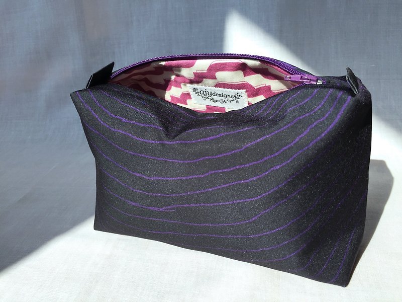 拉链防水化妆包 收纳袋 - 化妆包/杂物包 - 防水材质 紫色