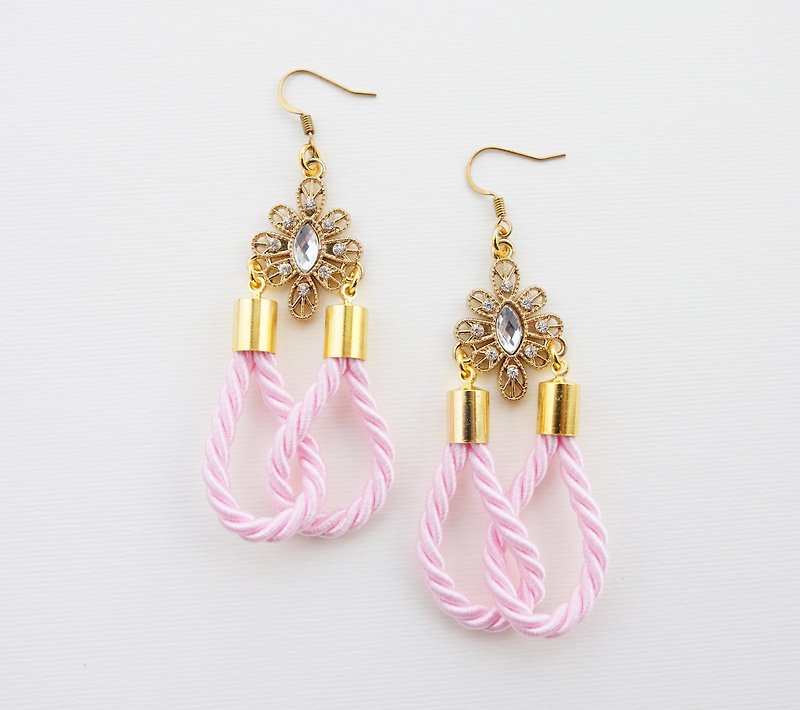 Pale pink rope earrings victorian style - 耳环/耳夹 - 其他材质 粉红色