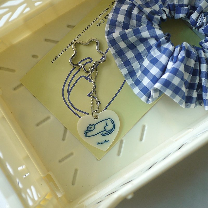 钥匙扣 心型亚克力挂件 可爱 猫 书包挂饰 picnicplan原创设计 - 吊饰 - 压克力 白色
