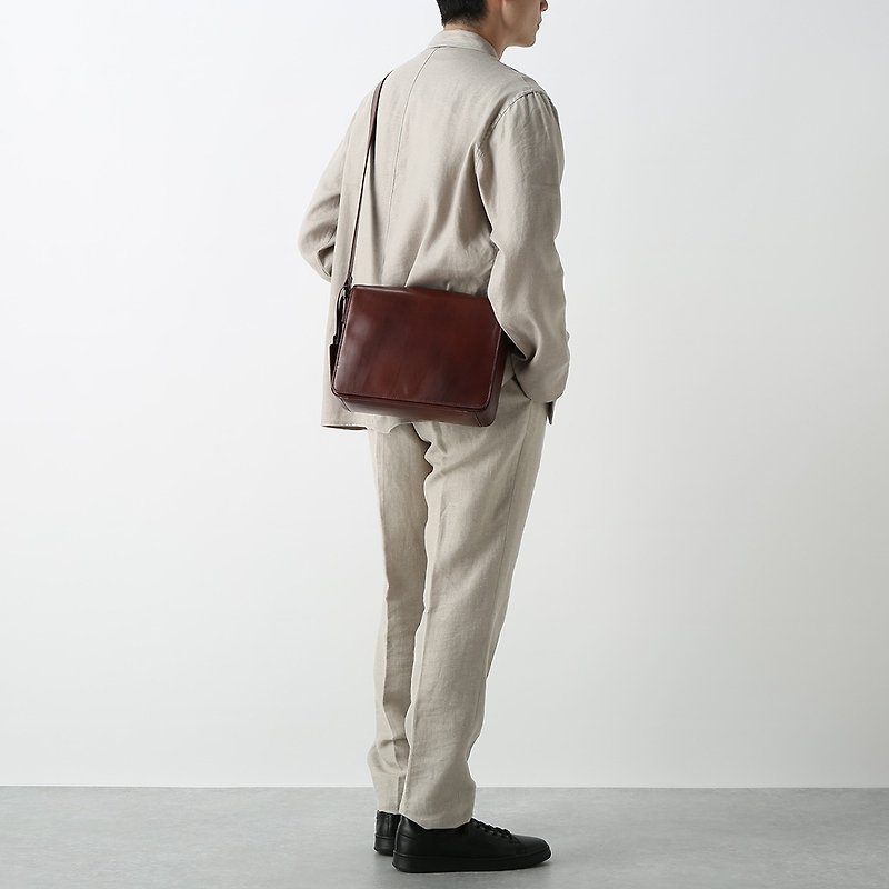 Antique B5 肩背包 2022版-复古红棕 - 侧背包/斜挎包 - 真皮 咖啡色