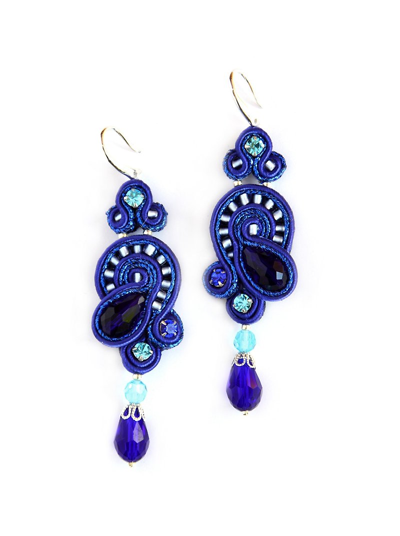 Earrings Long drop beaded earrings in blue color - 耳环/耳夹 - 其他材质 蓝色