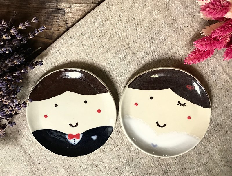 甜蜜小夫妻微笑婚礼对盘 /不加名字/5月出 - 花瓶/陶器 - 陶 咖啡色