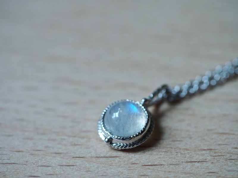 独家设计小宝石坠 月光石 Blue moonstone 925纯银 - 项链 - 半宝石 蓝色