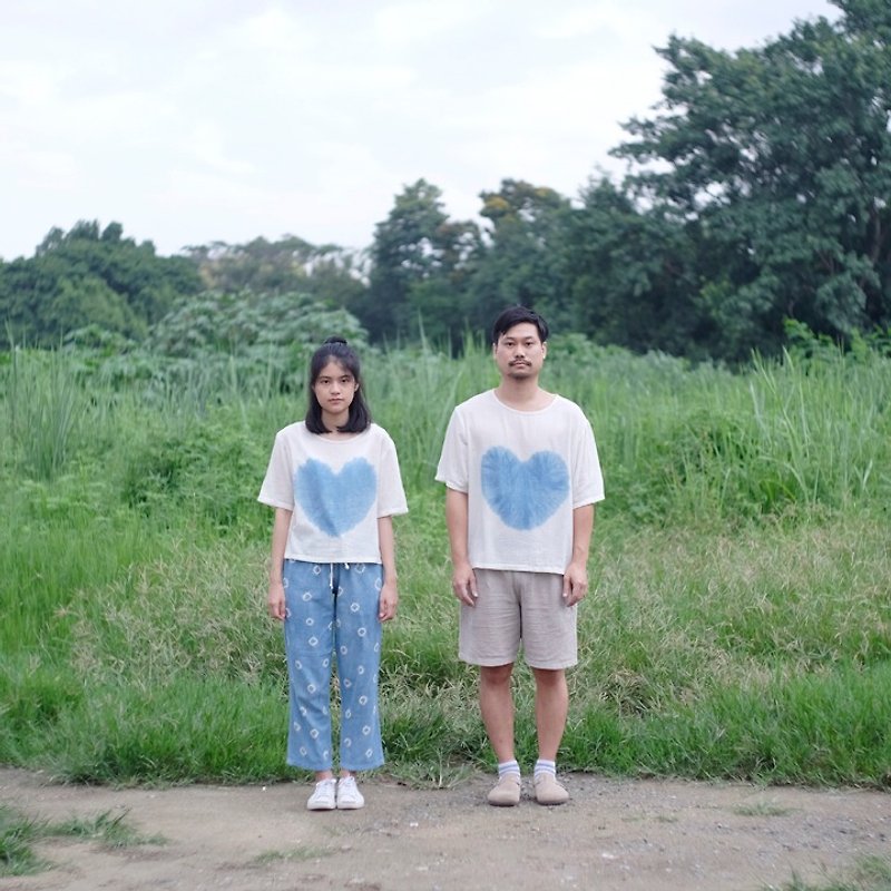 linnil: Cold heart shirt / natural indigo dye - 女装上衣 - 棉．麻 蓝色