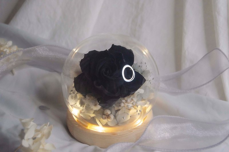 【永生花玻璃球夜灯】 质感黑 玻璃球10cm 生日礼物 母亲节礼物 - 干燥花/捧花 - 植物．花 