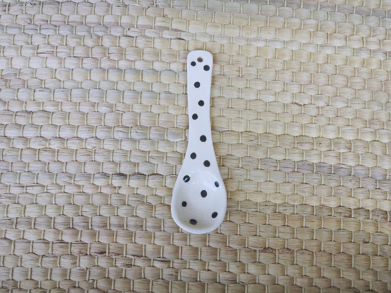 The spoon in polka dot - 花瓶/陶器 - 陶 多色