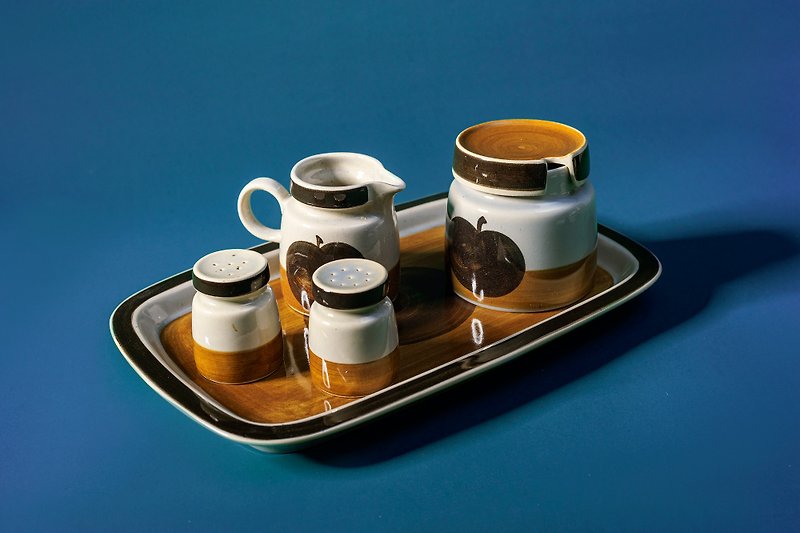 德国制手工绘制苹果下午茶组ー奶壶 / 糖罐 / 调味罐 / 托盘 - 咖啡壶/周边 - 陶 咖啡色