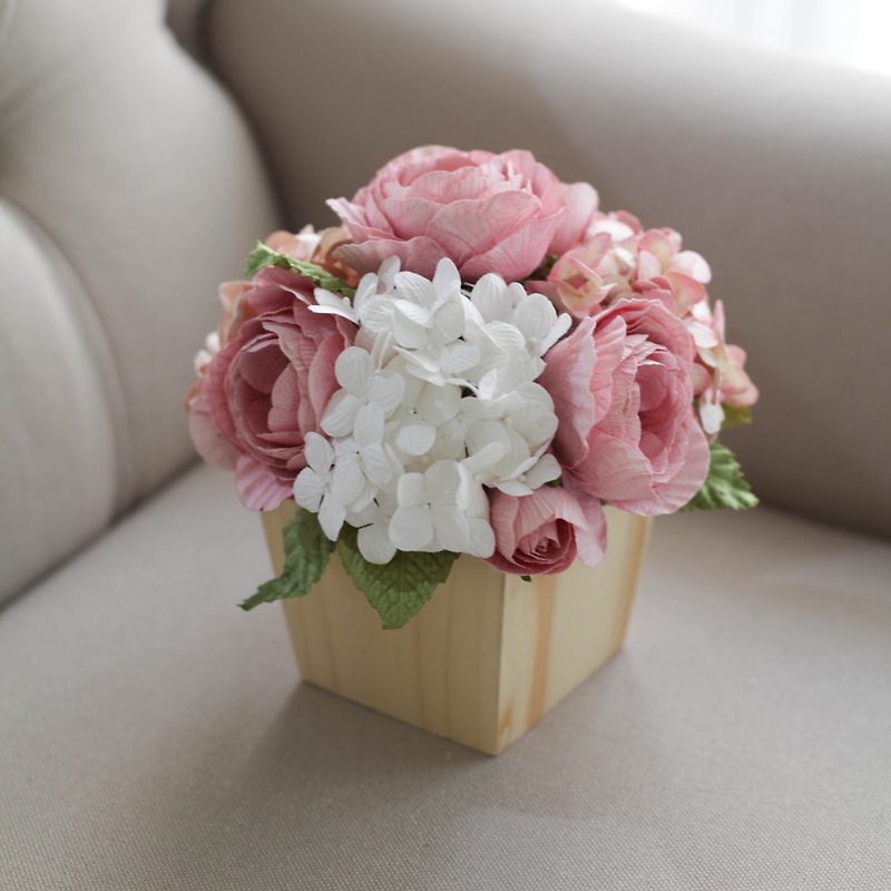 WP112 : Pink Flower Pot Table Wooden Pot Pink Bloom Size 5" x 5.5" - 摆饰 - 纸 粉红色