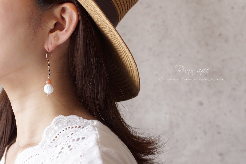 14kgf-白蝶貝のピアス - 耳环/耳夹 - 半宝石 白色