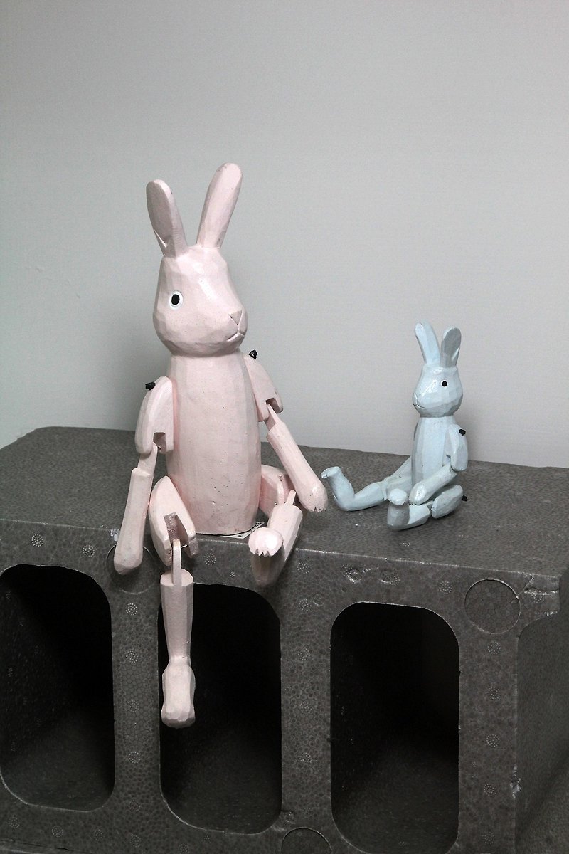日本进口手工雕刻关节可活动居家摆饰可爱小兔子(粉色-大) - 摆饰 - 木头 黑色