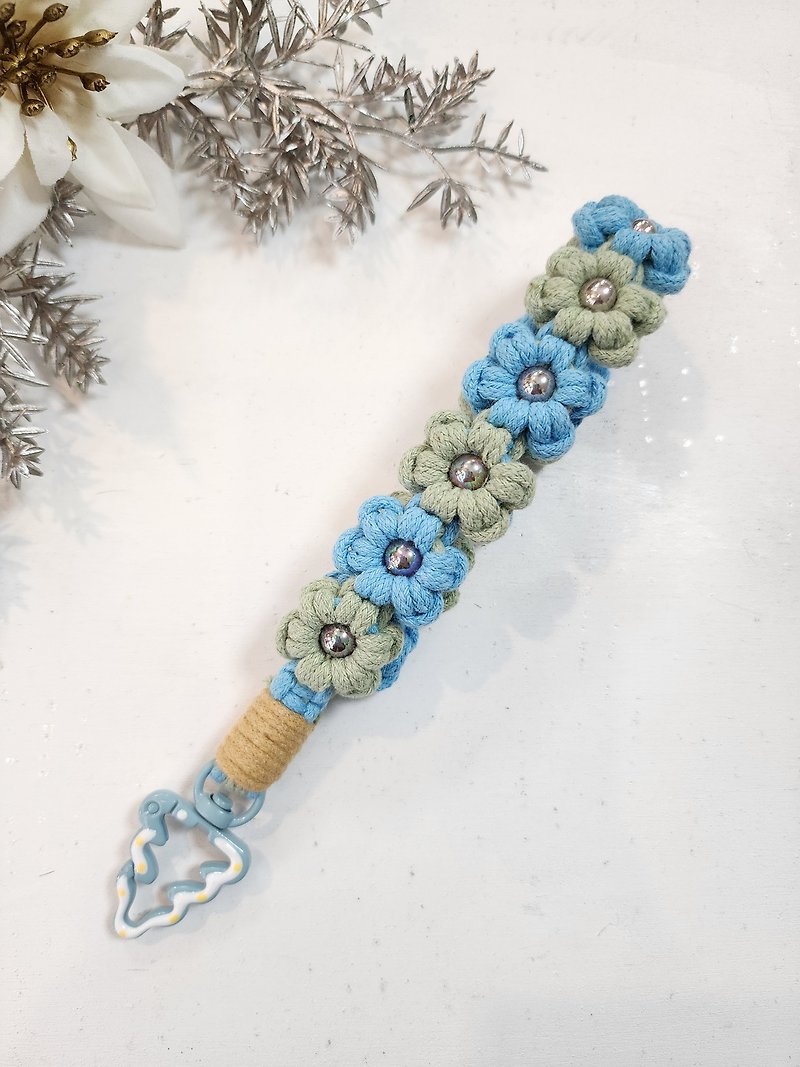 F.S.H 圣诞款设计。蓝蓝圣诞花朵。编织款手腕手机绳 - 挂绳/吊绳 - 棉．麻 蓝色