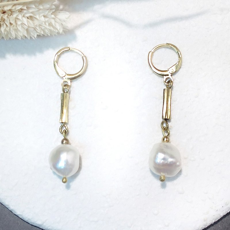 VIIART。巴洛克之月。珍珠黄铜耳环 - 可改夹式 - 耳环/耳夹 - 宝石 白色